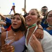 Włochy: Zniesiono obowiązek noszenia masek na zewnątrz