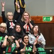 Aktywistki Strajku Kobiet na sali obrad Sejmu