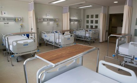 Szpital onkologiczny w Bydgoszczy usunął telewizory od darczyńców. Powieszono płatne