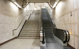 Schody ruchome na pierwszej linii metra są dostępne dla pasażerów na poziomie 99,3 proc.