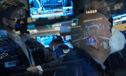 Poranek maklerów: Jastrzębi ton Fedu zaskakujący dla inwestorów