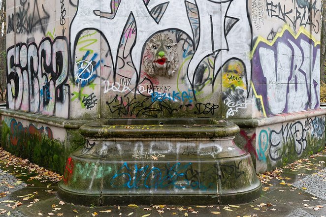 Zarządu Oczyszczania Miasta zajmuje się przede wszystkim usuwaniem pseudograffitti z koszy na śmieci