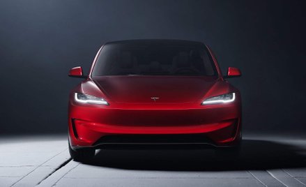 Ostatnim rokiem, w którym Tesla musiała odnotować spadek sprzedaży, był rok 2014