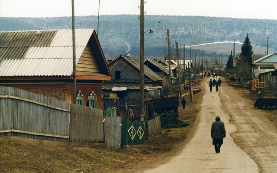 Sybirska wioska. Rosyjskie kopalnie na Syberii (rejon Kuzbas) należą do najbogatszych w wysoko kalor