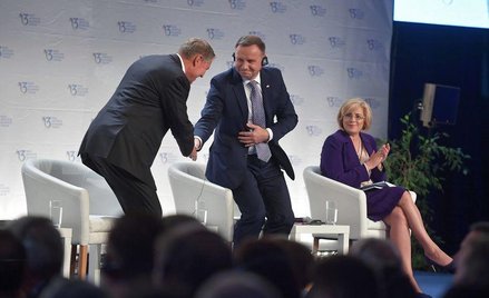 Prezydent Rumunii Klaus Iohannis, gospodarz szczytu w Bukareszcie, i Andrzej Duda.