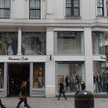 Firma Massimo Dutti powstała w 1985 roku. Od 1991 roku jest częścią Inditex Group.