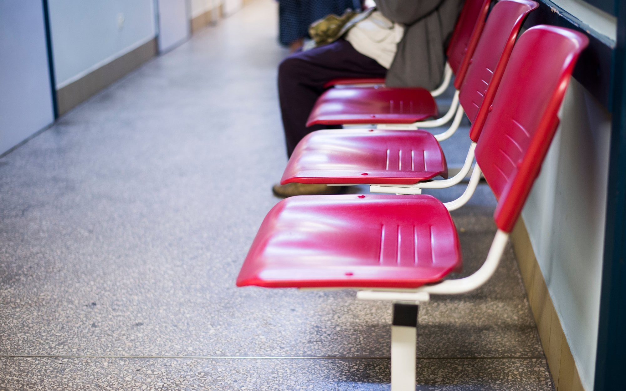 Bezwzględna zasada w przychodni. Pracownik rejestracji nie może odmówić