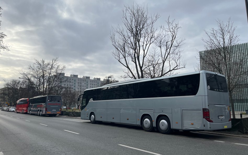 Przewoźnicy autokarowi nad przepaścią