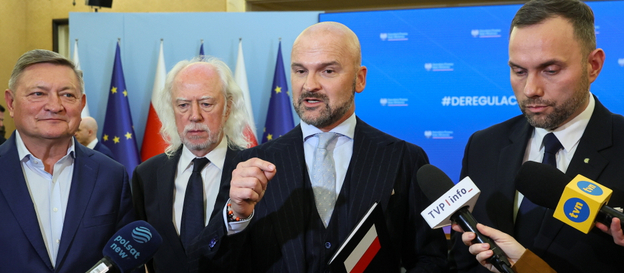 Koordynatorzy projektu SprawdzaMy Adam Malinowski (P) i Jacek Socha (2L) oraz prezes Polskiej Rady B
