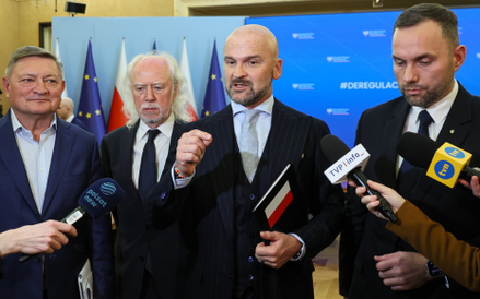 Koordynatorzy projektu SprawdzaMy Adam Malinowski (P) i Jacek Socha (2L) oraz prezes Polskiej Rady B