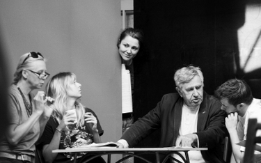 Próby spektaklu. Od lewej: Magdalena Warzecha, Marta Wągrocka, Barbara Wysocka, Jerzy Radziwiłowicz,