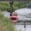 Strażacy z Drozdowa patrolują rzekę Ner