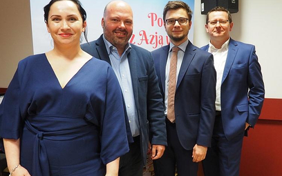 Zespół biura podróży tworzą: Ewa Grabowska, Wojciech Żołądkiewicz, Grzegorz Berliński i Piotr Chojno