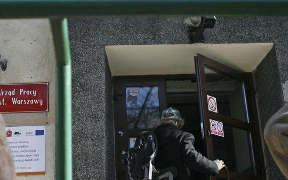 Idź do pośredniaka po propozycję zatrudnienia albo zasiłek