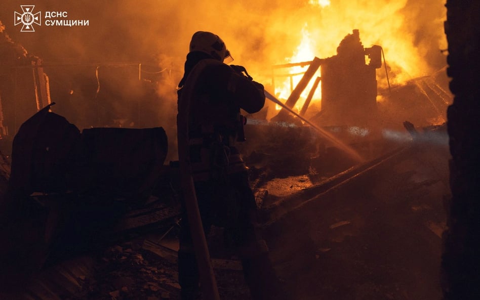Skutki jednego z ataków Rosjan na Sumy