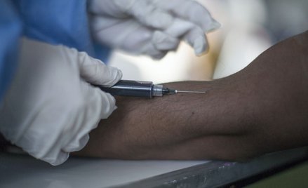 COVID-19: Badanie krwi pokaże szanse na przeżycie pacjenta?