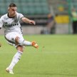 Carlitos – król strzelców ubiegłego sezonu. Mająca finansowy nóż na gardle Wisła sprzedała go do Leg
