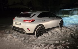 Policjanci najpierw dyskretnie obserwowali wytypowaną posesję, aby upewnić się, że auto faktycznie t