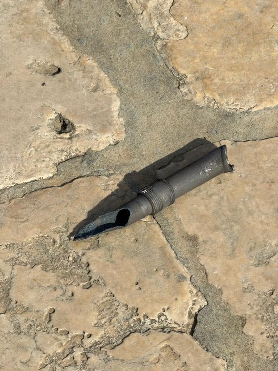 Jeden z odłamków, który spadł na Stare Miasto w Jerozolimie