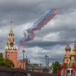 Rosyjskie Su-25 przelatują nad Kremlem podczas próby przed paradą wojskową z okazji Dnia Zwycięstwa