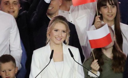 Kinga Duda przemówiła w niedzielę na wieczorze wyborczym ojca w Pułtusku