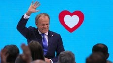 Donald Tusk jeszcze czeka z rozwiązaniem stołecznych struktur KO