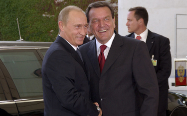 Władimir Putin i Gerhard Schroder w Berlinie w 2005 roku