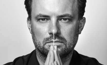 Dyrygent Łukasz Borowicz przedstawi operowy kryminał „Biedny marynarz” Dariusa Milhauda