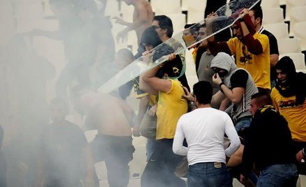 Zamieszki między kibicami AEK Ateny i Panathinaikosu w październiku 2006 roku