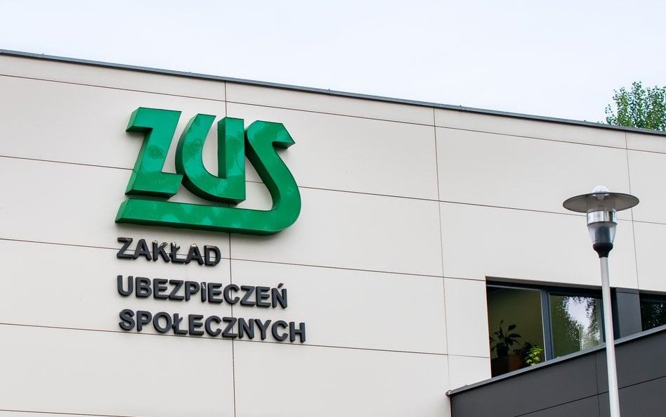 Do ZUS w tym roku wpłynęło już niemal 900  tys. wniosków o wydanie zaświadczeń w sprawie stażu pracy