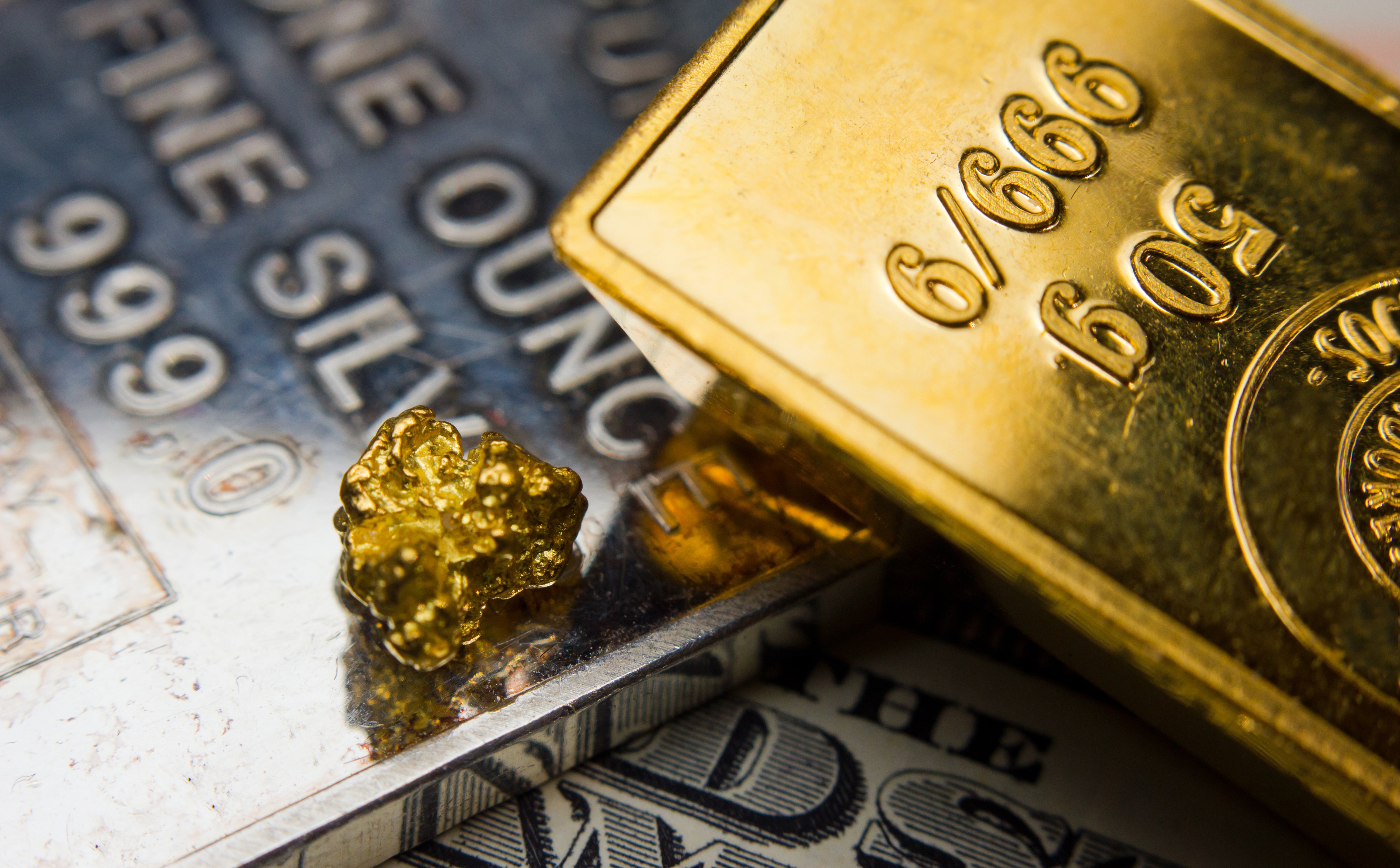 Metale szlachetne znów zaczynają błyszczeć