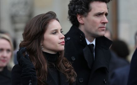 Felicity Jones, brytyjska aktorka, która w &quot;Teorii wszystkiego&quot; zagrała żonę Hawkinga