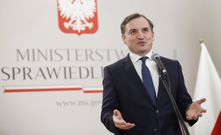 Ziobro: Pieniądze z Funduszu Odbudowy nam się należą jak przysłowiowa kość psu