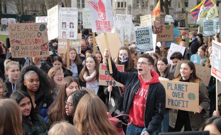 Młodzieżowy strajk klimatyczny w Wielkiej Brytanii w 2019 roku.