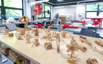 W FabLabie można skorzystać z czterech nowoczesnych pracowni