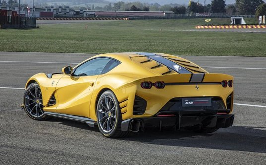 Ferrari 812 Competizione