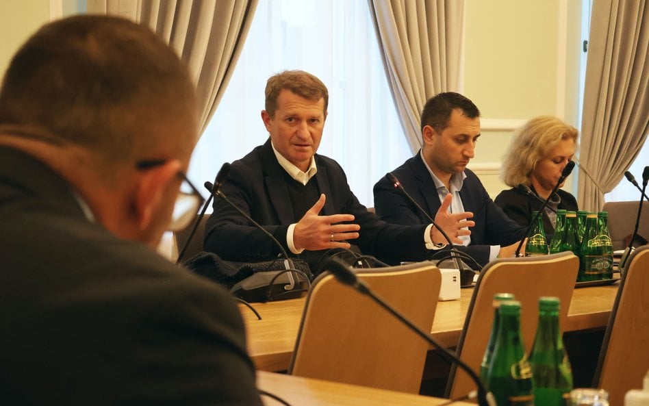 Wiceminister sportu i turystyki Ireneusz Raś zamierza stworzyć ponadpolityczną koalicję na rzecz tur