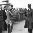 Józef Piłsudski z Gustawem Orlicz-Dreszerem na moście Poniatowskiego tuż po spotkaniu z prezydentem 