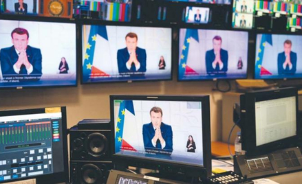 Prezydent Francji Emmanuel Macron był krytykowany za niekonsekwentną strategię walki z pandemią. Fra