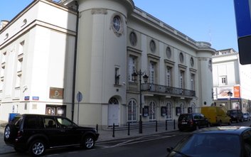 W czasie warsztatów teatralnych uczestników czekają ćwiczenia z improwizacji, pracy z ciałem i głose