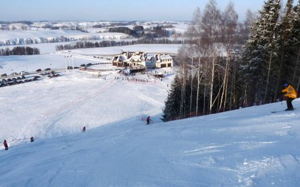 Ośrodek Szelment to kilka tras zjazdowych na Górze Jesionowej na północ od Suwałk. Na narciarzy czek