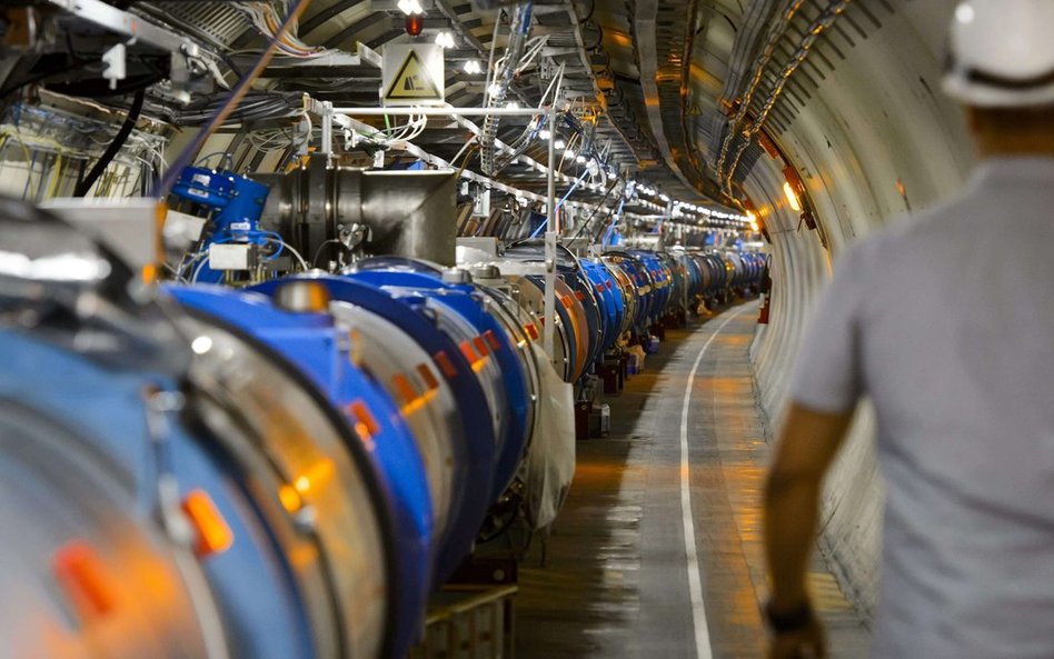 Tak wygląda wnętrze podziemnego tunelu w europejskim akceleratorze pod Genewą