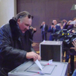 Gerard Depardieu w lokalu wyborczym w Paryżu