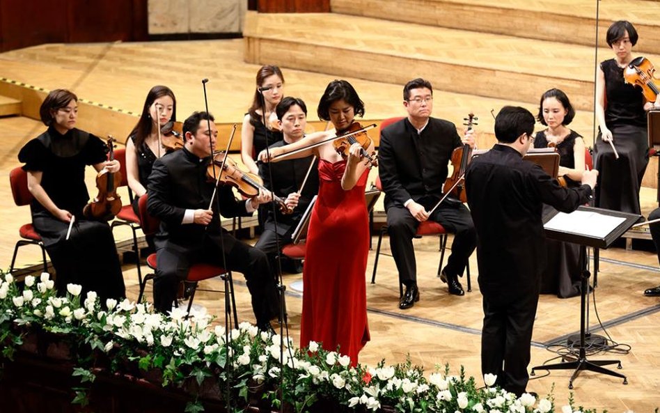 Ju-Young baek i Korea Chamber Orchestra