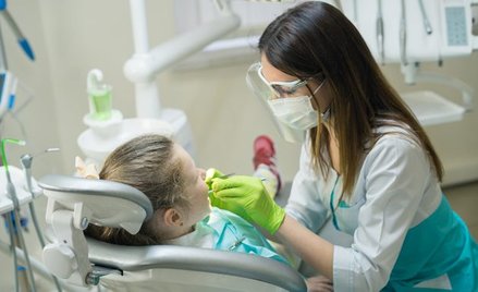 Na liście zawodów regulowanych nową ustawą znalazł się m.in. zawód higienistki stomatologicznej i po