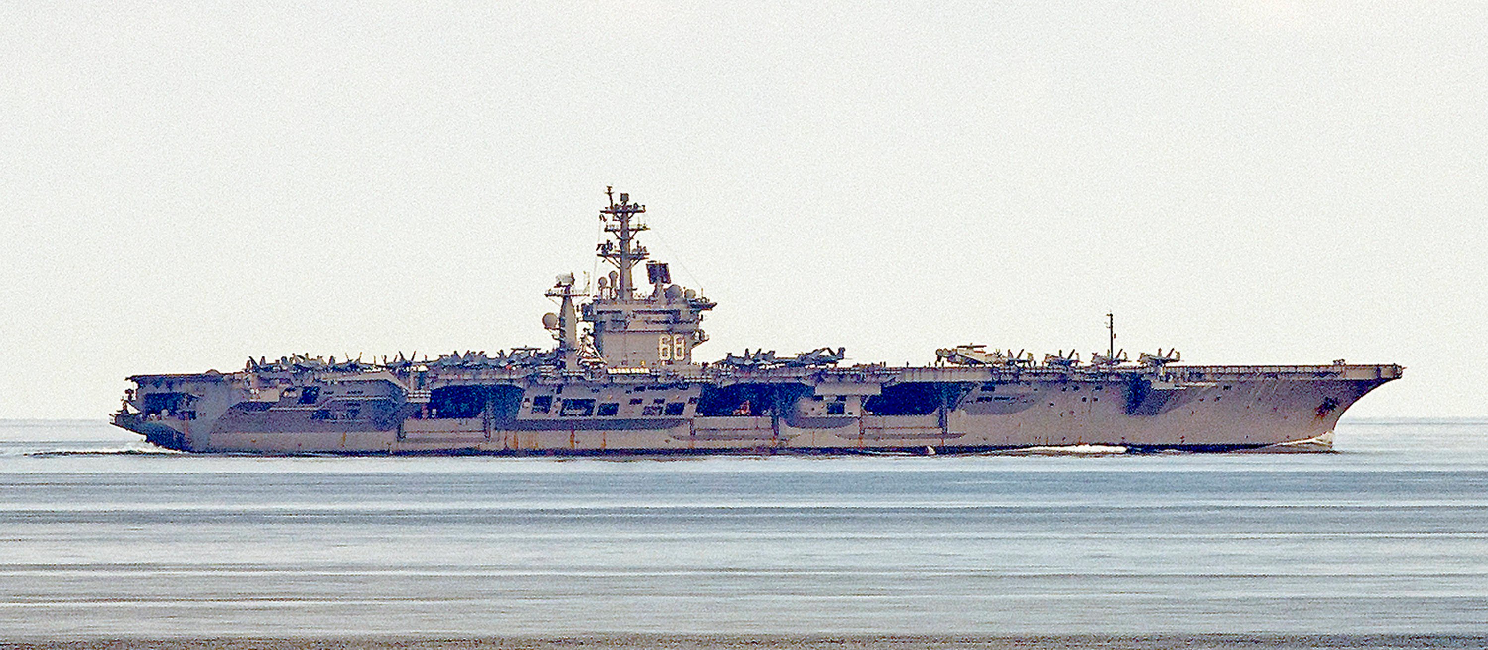 Dwa wypadki w ciągu pół godziny. Z lotniskowca USS „Nimitz” spadł śmigłowiec, potem rozbił się myśliwiec