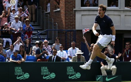 Brytyjski tenisista Andy Murrays po wygranej w ćwierćfinale Davis Cup w Lonydnie.
