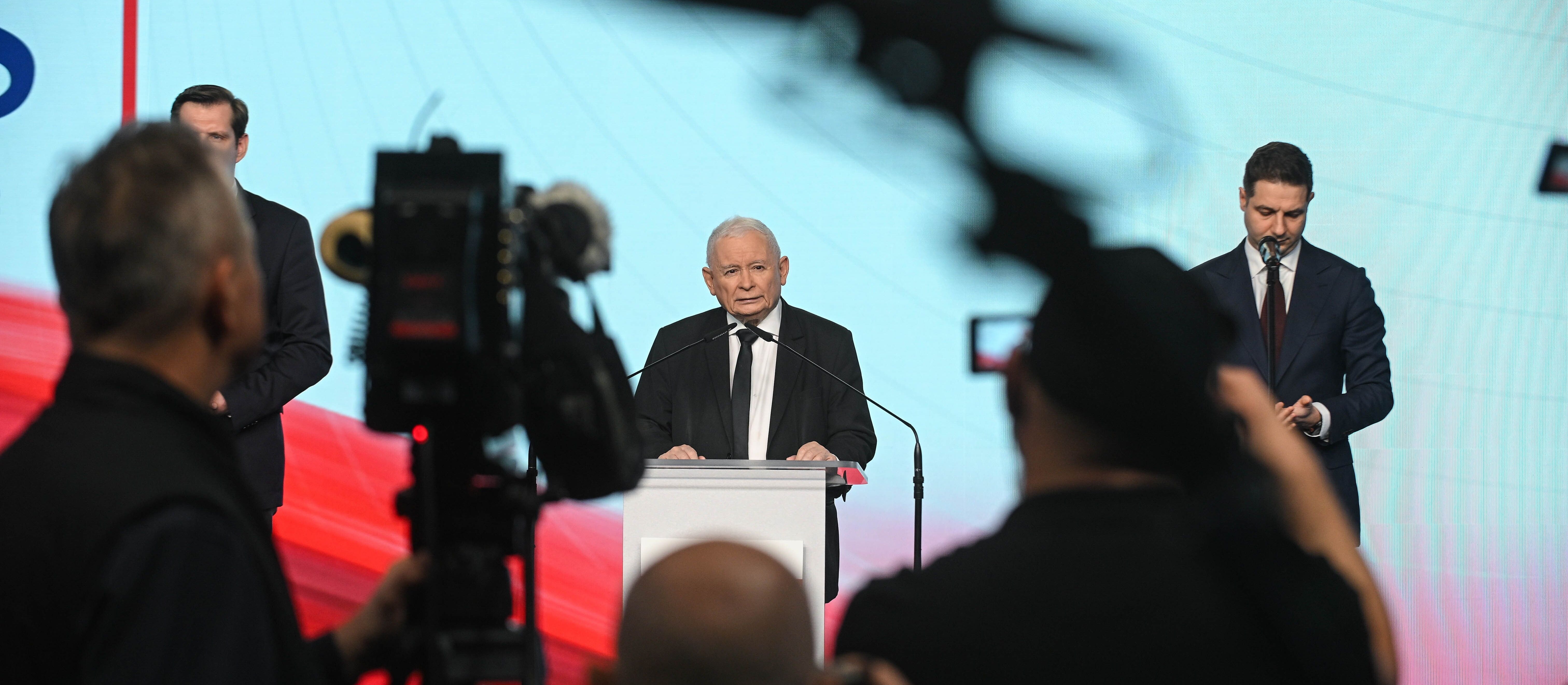 Jarosław Kaczyński traci posłuch w PiS. Podzielonej partii przybywa problemów