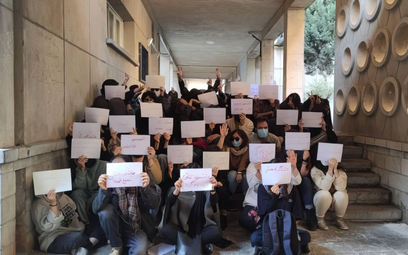 Protest studentów jednej z teherańskich uczelni, domagających się uwolnienia aresztowanych kolegów