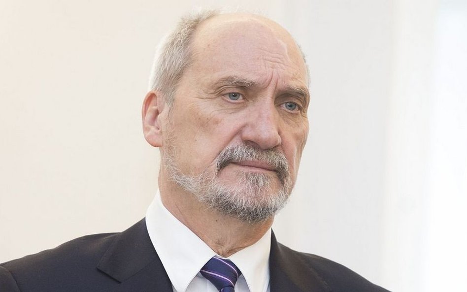 Antoni Macierewicz: Tusk milczał. Prowadził tajne rozmowy z Putinem